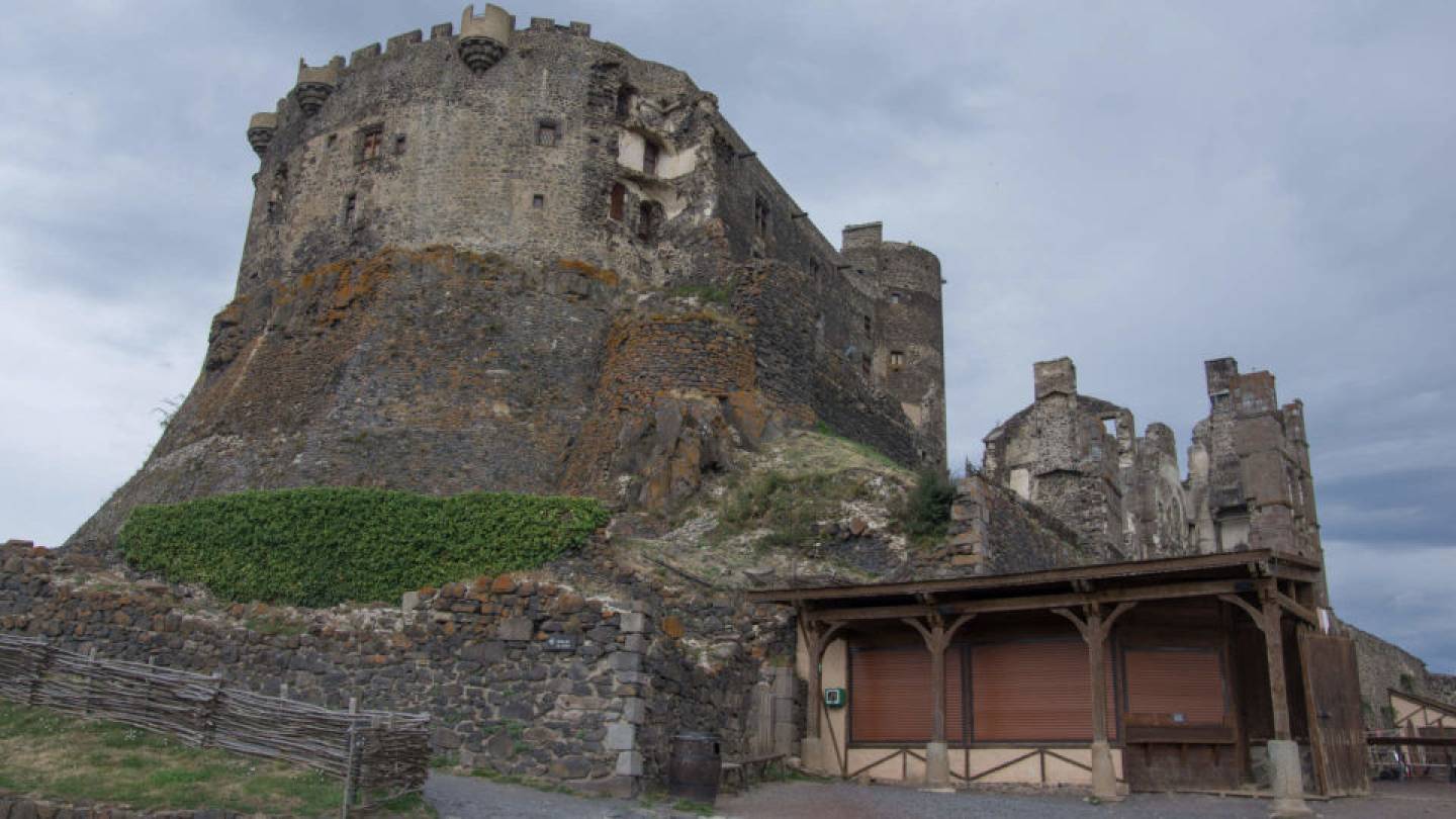 Visite du château fort de Murol